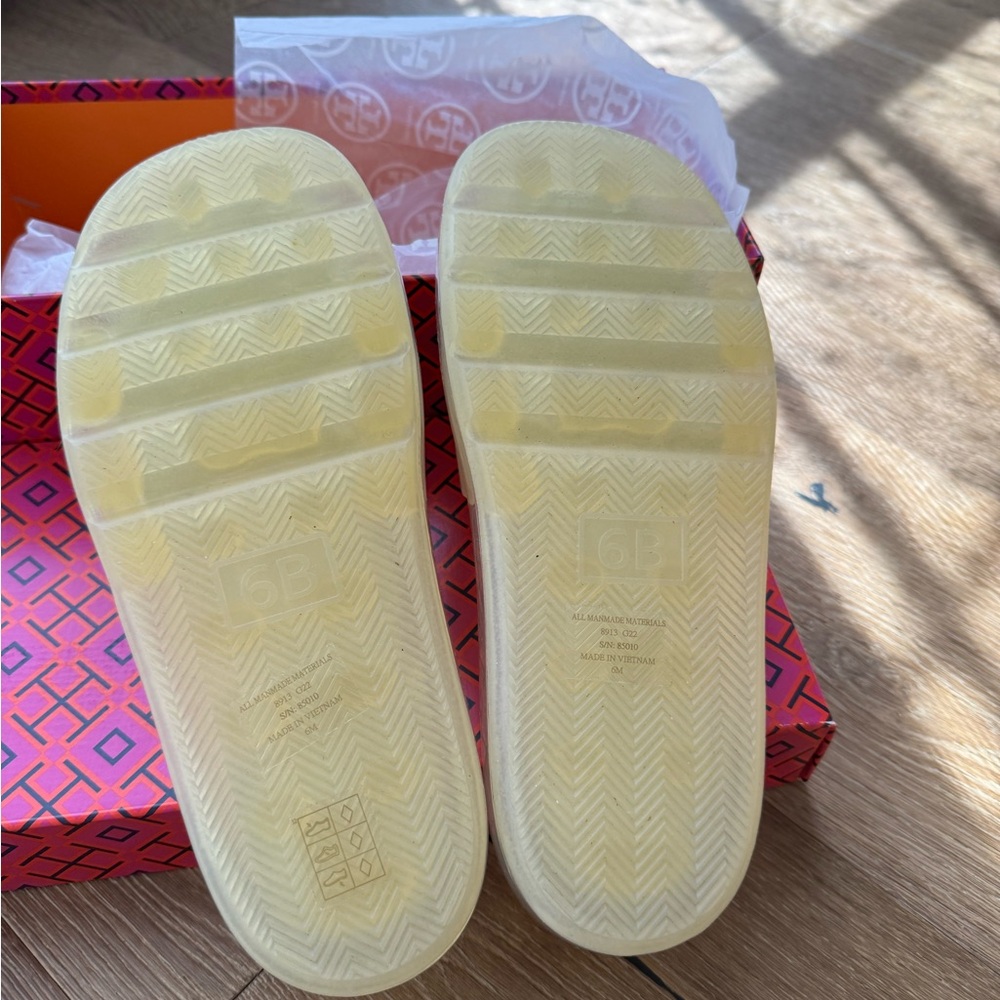 Tory Burch Cream Jelly Slide Sandals - Picture 4 of 6